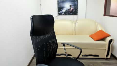 Estella Miles online show from 01-06-25, 12:13