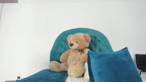 Estephany online show from 12-02-25, 09:54