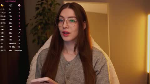 Snapshot of ester_hill chatting on 11-17-25, 01:11 Ester online show from 11-17-25, 01:11