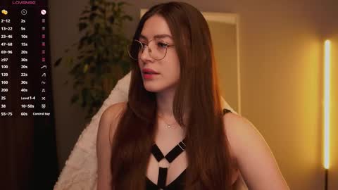 Snapshot of ester_hill chatting on 11-24-25, 01:27 Ester online show from 11-24-25, 01:27