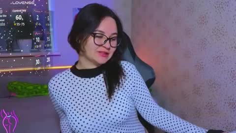 EsterPlayful online show from 10-27-25, 09:24