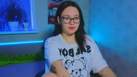 EsterPlayful online show from 11-18-25, 09:03