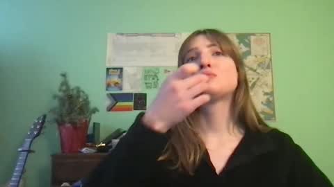 Snapshot of esthergreyplus chatting on 02-02-25, 09:02 Esther Grey online show from 02-02-25, 09:02