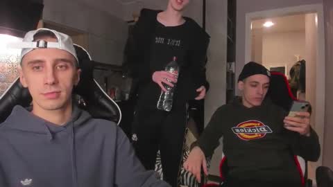 LOUIS online show from 12-13-25, 10:04