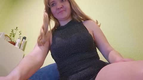 Snapshot of estrellawalters chatting on 02-04-25, 09:10 estrellawalters online show from 02-04-25, 09:10