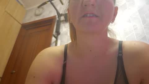 Snapshot of estrellawalters chatting on 09-30-25, 07:35 estrellawalters online show from 09-30-25, 07:35