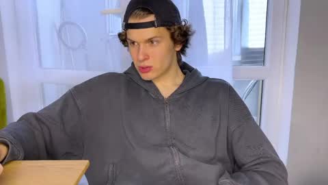 Alex online show from 04-18-26, 09:02