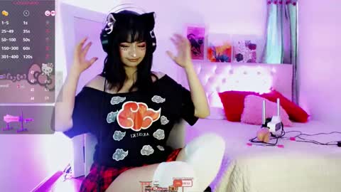 Snapshot of eternal_moonqs chatting on 11-02-25, 08:33 Moon online show from 11-02-25, 08:33