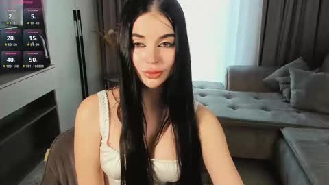 Hi there Im Emma online show from 10-16-25, 09:21