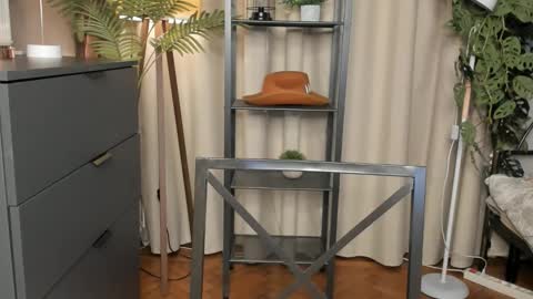 Natalie online show from 11-28-25, 05:43