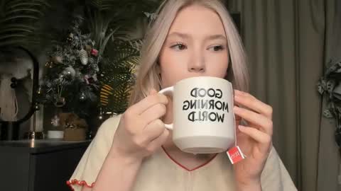 Natalie online show from 12-21-25, 05:36