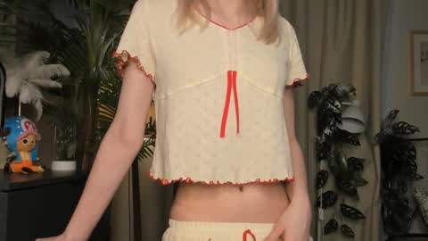 Natalie online show from 02-19-26, 05:58