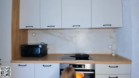 Elsa online show from 03-12-25, 07:38