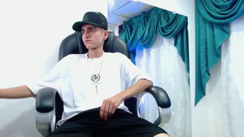 Snapshot of ethan_boy_ chatting on 12-07-24, 09:00 Ethan online show from 12-07-24, 09:00