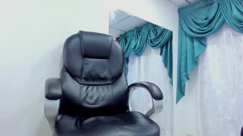 Snapshot of ethan_boy_ chatting on 12-10-24, 11:40 Ethan online show from 12-10-24, 11:40