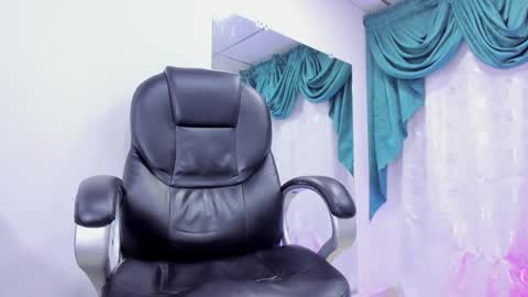 Snapshot of ethan_boy_ chatting on 01-19-25, 12:17 Ethan online show from 01-19-25, 12:17