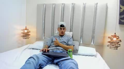 Snapshot of ethan_wolfe chatting on 02-27-26, 06:02 Mauricio Marin Antia online show from 02-27-26, 06:02