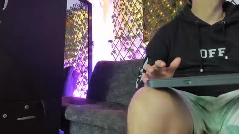 Snapshot of ethanandbrianna chatting on 02-25-25, 02:03 ethanandbrianna online show from 02-25-25, 02:03