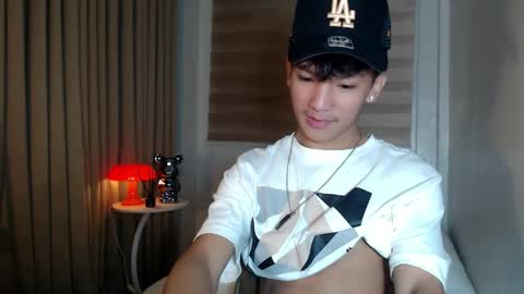 Snapshot of etherealboytoy4hire chatting on 12-16-25, 07:13 Rey online show from 12-16-25, 07:13