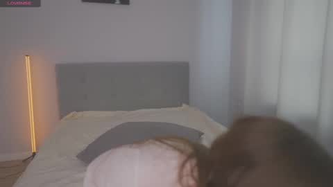 Snapshot of ettennayt chatting on 03-11-25, 12:28 Hello I am AliseNext stream -  1700 GTM1 online show from 03-11-25, 12:28