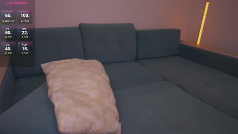 Snapshot of ettennayt chatting on 09-15-25, 03:23 Hello I am AliseNext stream -  1700 GTM1 online show from 09-15-25, 03:23