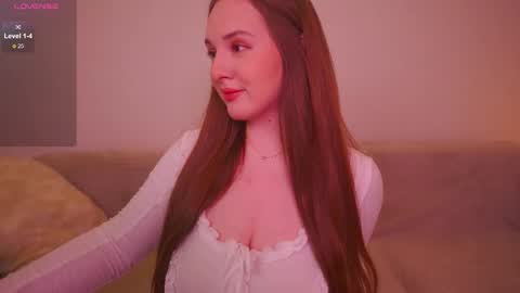 Snapshot of ettennayt chatting on 10-22-25, 06:29 Hello I am AliseNext stream -  1700 GTM1 online show from 10-22-25, 06:29