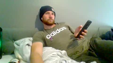 Snapshot of eugar81 chatting on 12-15-25, 08:35 eugar81 online show from 12-15-25, 08:35