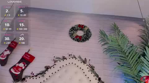 Snapshot of eureekaa chatting on 12-15-24, 11:31  Eurekaa  online show from 12-15-24, 11:31