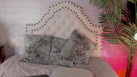 Snapshot of eureekaa chatting on 02-04-25, 12:51  Eurekaa  online show from 02-04-25, 12:51