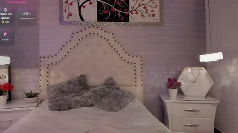 Snapshot of eureekaa chatting on 09-27-25, 02:05  Eurekaa  online show from 09-27-25, 02:05