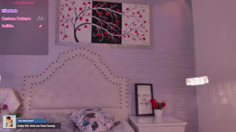 Snapshot of eureekaa chatting on 10-15-25, 05:07  Eurekaa  online show from 10-15-25, 05:07