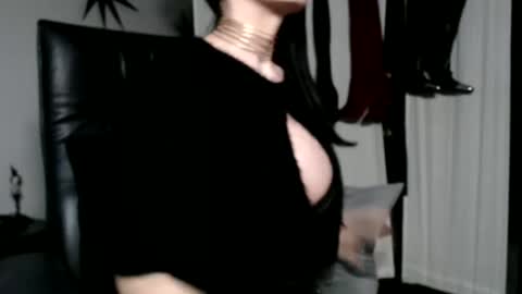 Snapshot of eva65 chatting on 02-05-25, 11:28 EVA65 online show from 02-05-25, 11:28