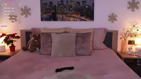 Snapshot of eva__si chatting on 12-21-24, 11:01 Eva online show from 12-21-24, 11:01