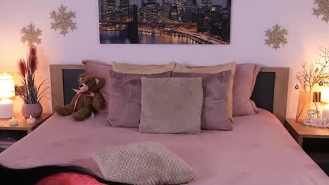 Snapshot of eva__si chatting on 01-12-25, 11:07 Eva online show from 01-12-25, 11:07