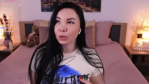 Snapshot of eva__si chatting on 02-21-25, 10:50 Eva online show from 02-21-25, 10:50