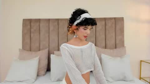 Eva  online show from 01-15-26, 04:39