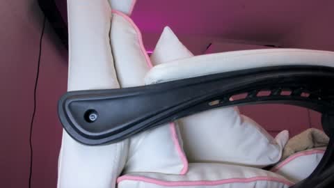 Eva Davis online show from 02-06-25, 01:27