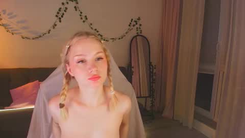 Eva Davis online show from 10-29-25, 02:25