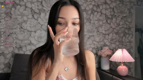 Snapshot of eva_doncray chatting on 12-01-24, 09:15 Eva online show from 12-01-24, 09:15