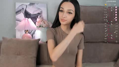 Snapshot of eva_doncray chatting on 02-20-25, 05:55 Eva online show from 02-20-25, 05:55