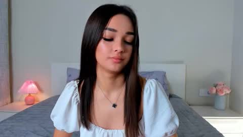 Snapshot of eva_doncray chatting on 10-05-25, 05:33 Eva online show from 10-05-25, 05:33