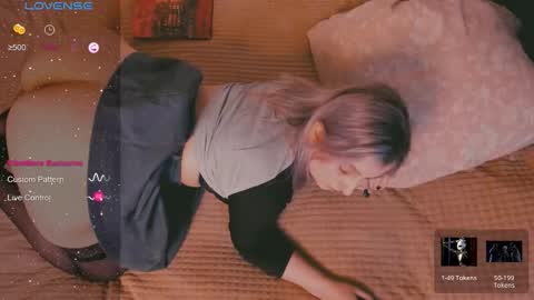 Snapshot of eva_gloss chatting on 11-30-25, 03:05 Eva online show from 11-30-25, 03:05