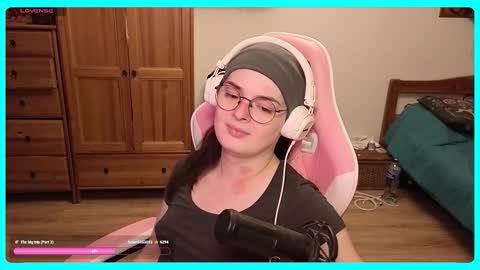 Gamer Katt online show from 09-28-25, 01:05