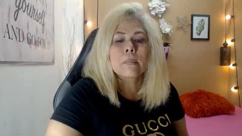 eva_love49 online show from 12-01-25, 12:21