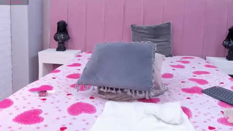 Snapshot of eva_mark chatting on 02-14-26, 11:18 Eva online show from 02-14-26, 11:18