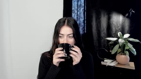 eva_monn online show from 12-18-24, 03:22