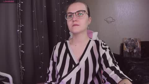 Eva online show from 11-28-25, 11:13