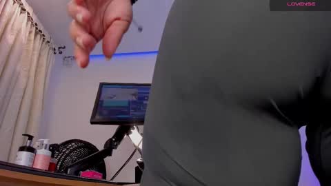 Snapshot of eva_rain chatting on 12-21-25, 11:23 Eva online show from 12-21-25, 11:23