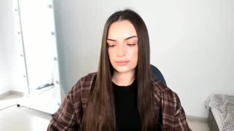 Snapshot of eva_rossee_ chatting on 02-04-25, 11:27 Eva online show from 02-04-25, 11:27