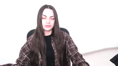 Snapshot of eva_rossee_ chatting on 02-05-25, 08:25 Eva online show from 02-05-25, 08:25